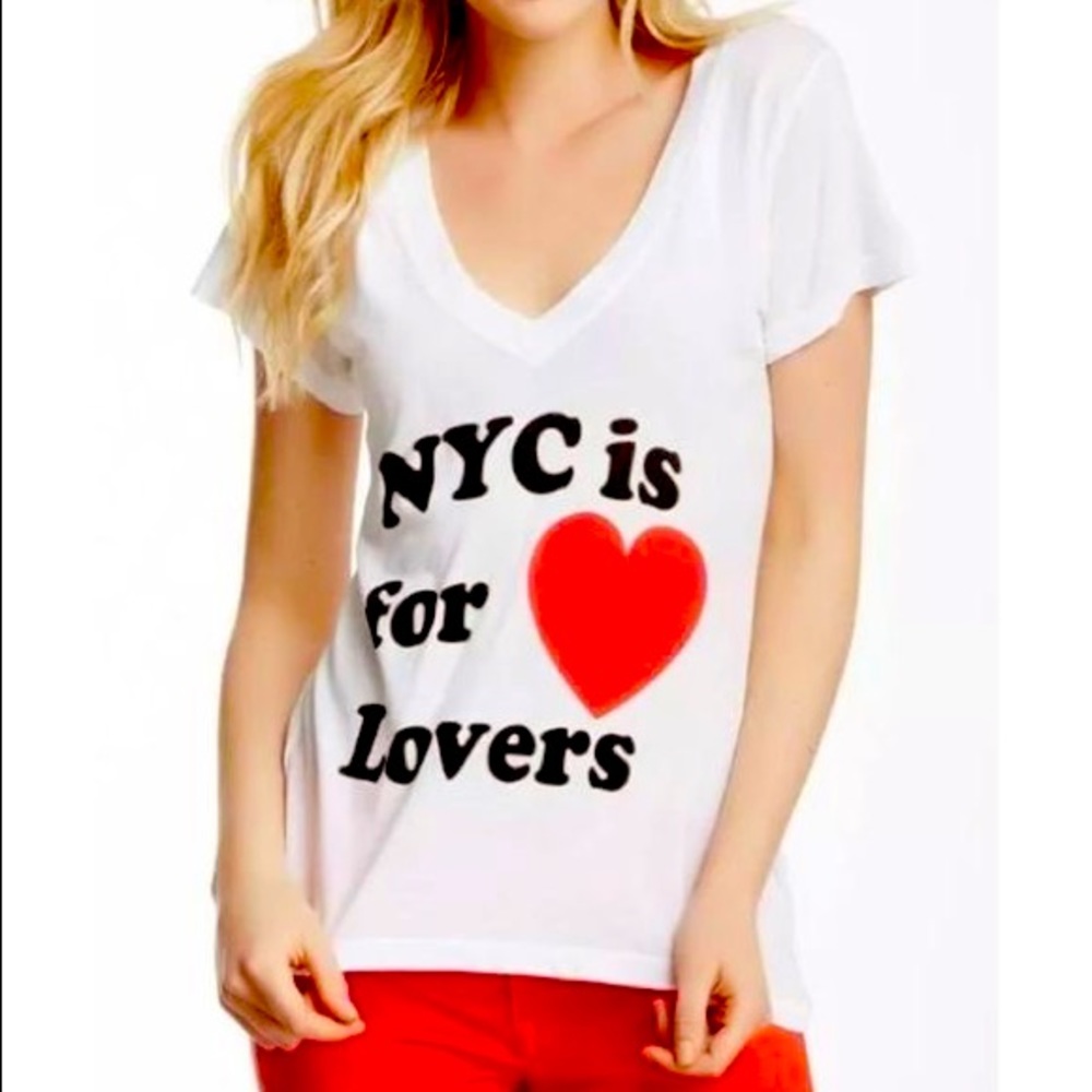 “NYC is for Lovers” V-neck Tee Sz M